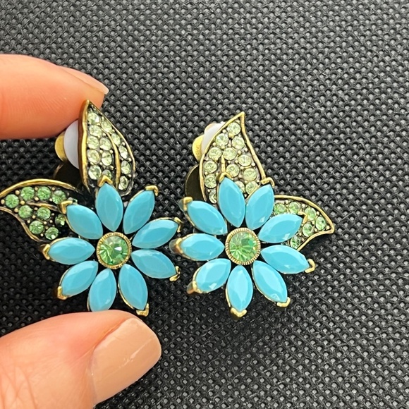 Heidi Daus Swarovski Crystal Blue Flower Clip Earrings RARE Signed Like New - Picture 3 of 11